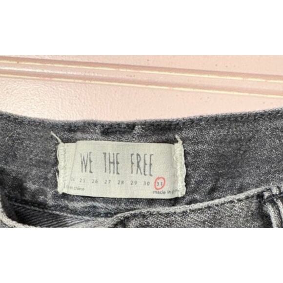 We The Free Loving Good Vibrations Cutoffs in Black Size 31 - Picture 8 of 8